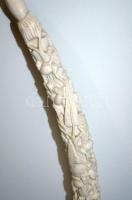 Gazdagon díszített antik elefánt? csont faragvány fa talpon. Két helyen repedt, egy helyen javított ...