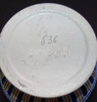 Sorszámozott, kézzel festett, arabeszk díszítésű régi vizeskorsó (oldalán kis lepattogzás) /
Numbere...