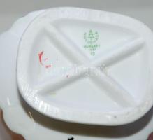 Népviseletes asszonyt ábrázoló kézzel festett jelzett Hollóházi porcelán figura /
Handpainted Hollóh...