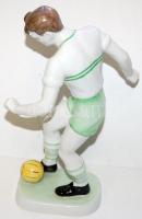 Focistát ábrázoló kézzel festett jelzett Hollóházi porcelán figura /
Handpainted Hollóháza chinaware...