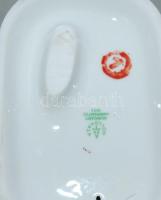 Focistát ábrázoló kézzel festett jelzett Hollóházi porcelán figura /
Handpainted Hollóháza chinaware...