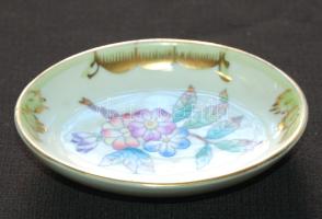 Kézzel festett sorszámozott Viktória-mintás jelzett Herendi porcelán tálka / Handpainted numbered Herend chinaware tray 6x8cm