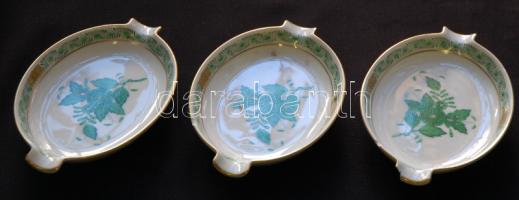 3db kézzel festett sorszámozott Apponyi-mintás jelzett Herendi porcelán hamutál (mind kis hibákkal) / Handpainted numbered Herendi chinaware ashtrays (all of them with small faults) 9x13cm