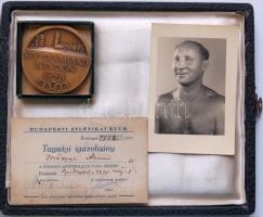 Magyar Armand Európa bajnok birkózó Budapesti Atlétikai Klubtól kapott emlékplakettje, tagsági igazo...