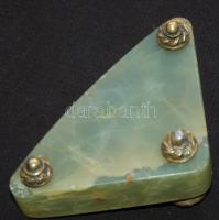 cca 1930 Rézlábakon álló márvány hamutál (sarkain nem látható sérülésekkel) /
Marble ashtray on bras...
