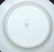 6db jelzett Zsolnay porcelán süteményes tányér /
6 pcs of Zsolnay chinaware cake plate d:18cm