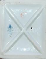 Kézzel festett sorszámozott jelzett Hollóházi porcelán női akt figura hibátlan állapotban /
Handpain...