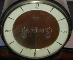 Schwebe Anker típusú régi kandallóóra - nem működik, de felet és egészet üt /
Fireplace-clock (doesn...