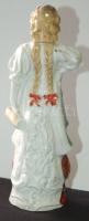 Népviseletes porcelán női figura jelzés nélkül 16cm