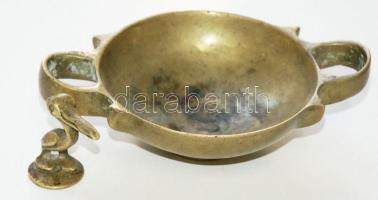 XIX. sz eleje. Pelikánt formázó réz pecsétnyomó, viasz olvasztó tálkával /  First half of XIXth century: Pelican-shaped copper seal-maker (4 cm) with wax-melting bowl (d:9 cm)