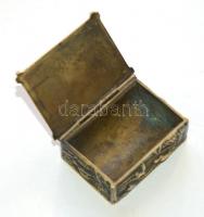XIX. sz. Réz dobozka madár díszítéssel / 
XIXth century: Copper box decorated with birds 6x4x2,5 cm