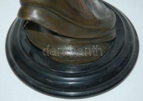 Francia bronz gyertyatartó Milo jelzéssel /
Bronze candle holder Milo signed 33 cm