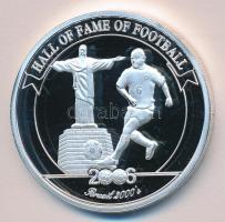 Uganda 2006. 2000Sh Ag "Futball hírességei - Brazília Roberto Carlos" T:PP tanúsítvánnyal
...