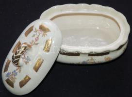 XIX. századi Louis XV. Sarreguemines fajansz porcelán bonbonier (javított) /
Faience chinaware bonbo...