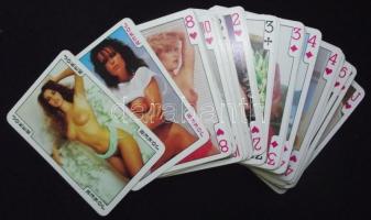 3db komplett kártyapakli, közte egy 55db-os erotikus fotókkal díszített franciakártya-pakli, és egy ...