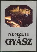 Herényi Károly-Bakos Zoltán: Nemzeti Gyász, Dr. Antall József miniszterelnök temetése képekben, Alföldy Nyomda, Debrecen 1994., kemény egészvászon kötés