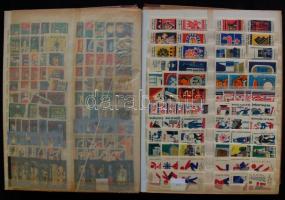 2.923db külföldi gyufacímke 14 lapos nagyalakú berakóban