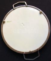 Fémkeretű, szőlőlevelekkel díszített porcelán tálca /
Porcelain plate in metal frame d: 24cm