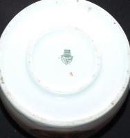 Porcelán tétel: kínai porcelán teakiöntő, klasszicizáló miniatúrákkal díszített, pajzspecsétes Zsoln...