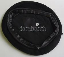 57-es méretű fekete kommandós barett sapka jó állapotban