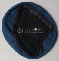 59-es méretű kék barett sapka jó állapotban