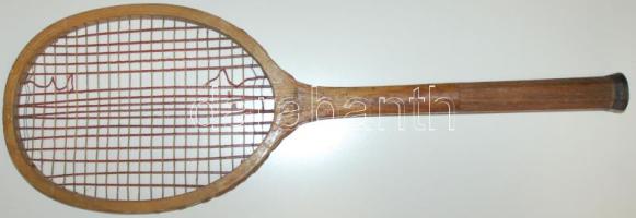 British Manufacture régi fa teniszütő, "Kertész Tódor Budapest" felirattal, sérült húrral / Vintage tennis racket 69cm