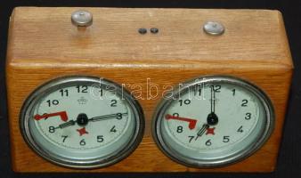 Thiel márkájú, régi, jól működő sakkóra. A  hátlapján sérült / Vintage Thiel chess clock, with fault on back. Works well 17x9x6cm