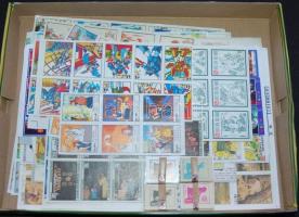 2.686db kínai gyufacímke sorozat vágott és vágatlan ívekben + 4x40db mini címke