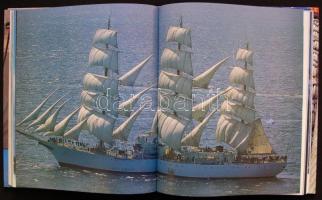 Ollivier Puget: A világ legszebb vitorlásai, Geopen Kiadó, 1998, keménykötésben, rengeteg színes kép...