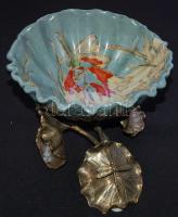 Festett kerámia dísztál levél alakú réz lábakon / Painted ceramic tray on leaf-shaped brass stand 12cm