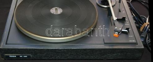 Tesla NC 580 típusú régi lemezlejátszó kábelekkel, remekül működik /
Vintage vinyl player with acces...