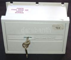 Falba építhető német gyártmányú széf 2db kulccsal 22x15,5x10,5cm