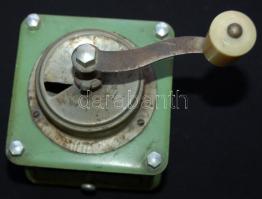 Régi festett fém kávédaráló kiváló állapotban /
Vintage metal coffee grinder in excellent shape 20x1...