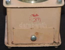 Régi festett fém kávédaráló szép állapotban /
Vintage metal coffee grinder in good shape 20x11x11cm