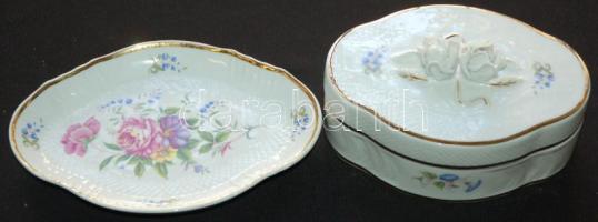 Apró virágokkal díszített rózsás jelzett Hollóházi porcelán bonbonier és egy tálka hibátlan állapotban / Chinaware bonbonier and bowl in flawless condition 16x6x11cm 13x19cm