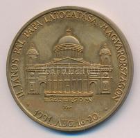 Kiss György (1943-) 1991. "II.János Pál pápa látogatása - Esztergom" aranyozott Br emlékérem (42mm) T:2