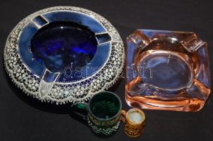 Kis üveg tétel: parádi üveg hamutál (a száján lepattogzásokkal), színes retro hamutál, kis, díszes üvegcsésze és egy minikorsó