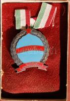 ~1960. "Kisipari Szövetkezet Kiváló Dolgozója" zománcozott kitüntetés + 3db hozzá tartozó miniatűr dísztokban T:2