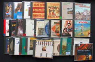 32db főleg komolyzenei CD, pl. barokk zenei válogatások, Jean-Pierre Rampal az Ensemble Orchestral de Paris, Händel Messiása a London Symphony Orchestra előadásában, Maria Callas és Giuseppe di Stefano operaduettjei stb. / Mostly classical CDs