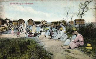 Balatonboglár fürdőzők