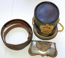 XIX. sz vége: Osztrák tüzértiszt eredeti sapkája, fém tölténytartója, hiányos bőröve csatokkal. Jó állapotban. / XIXth century k.u.k. soldier's original hat, metal ammunition-holder, leather belt (incomplete). All in nice condition.
