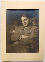 cca 1914 Székely Aladár (1870-1940): Ady Endre portréja. Hátoldalán a fotós pecsétjével / Photo of poet Endre Ady 16x21 cm