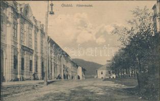 Ólubló main square, bank