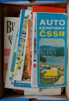 63db klf magyar és külföldi utazási prospektus, térkép cipősdobozban