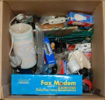 Nagy elektromos barkács tétel: hosszabbítók, elemlámpa, fejlámpa, forrasztópáka, izzók, kapcsolók, s...