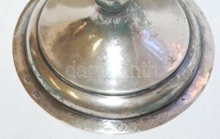 1867 előtt Ezüst (Ag) kehely 13 latos tisztaságjelzéssel és Sz.I. mesterjellel ellátva, szaru béléss...