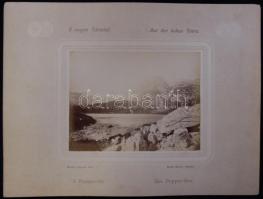 Cca 1880-ból Popper tó,12×16 cm-es kartonlapra kasírozott fekete-fehér fotó.Divald Károly felvétele,Eperjes.