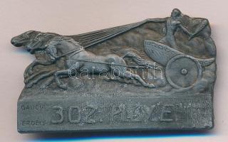 ~1915. "302. Honvéd Gyalogezred - Galícia- Erdély- Románia-Bukovina" első világháborús horgany sapkajelvény szign.: "Arkanzas Bpest vedve" T:2- ~1915. "Honved Infantry Regiment 302- Galizia-Romania-Erdely-Bukovina" zin cap badge sign.: "Arkanzas Bpest vedve" C:VF