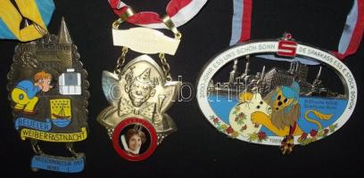 3db modern német, festett vagy tűzzománccal díszített fémplakett