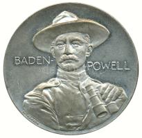 Nagy-Britannia 1899-1900. A második búr háború Mafeking város ostromának emléket állító, Frank Bowcher művész tervezte ezüstözött bronz emlékérem Baden-Powell egyenruhás mellképével. Szign.: SPINK&SON (45mm/37.07g) T:2,2- ph. /  Great Britain 1899-1900. Commemorative silver plated medallion of the Siege of Mafeking in the Second Boer War by Frank Bowcher with uniformed bust of Baden Powell. Sign: SPINK&SON (45mm/37.07g) C:XF,VF edge error